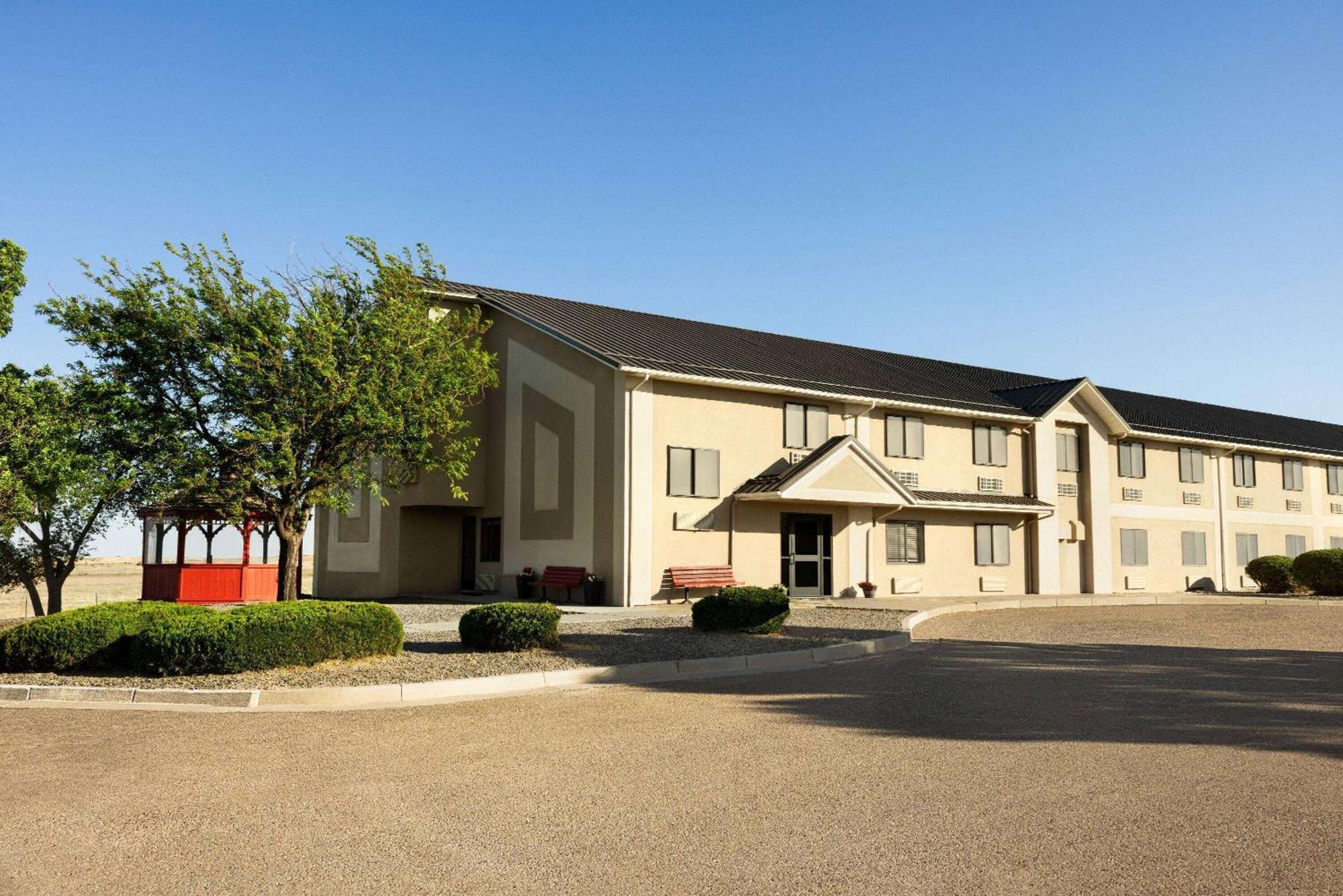 Travelodge By Wyndham Vaughn Exterior foto